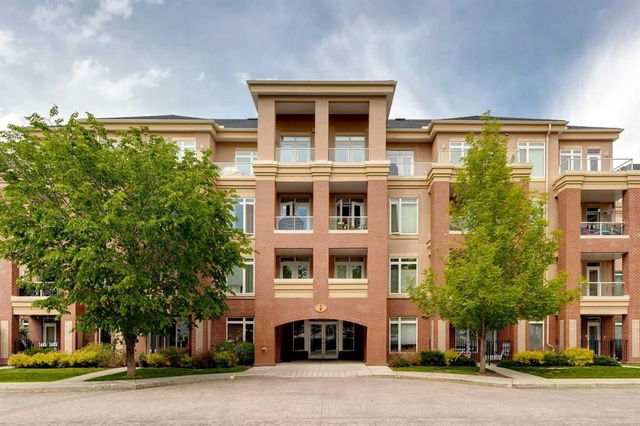 107 - 6 Hemlock Crescent