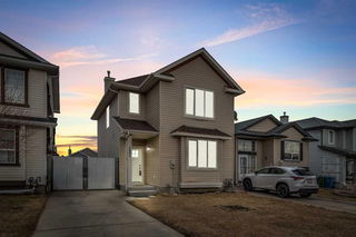 1095 Bridlemeadows Manor