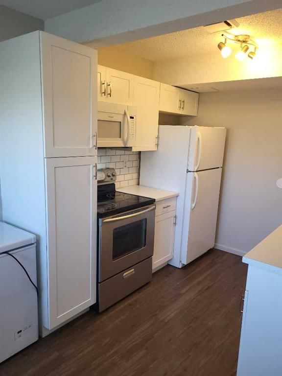40 - 55 Lemoyne Crescent W