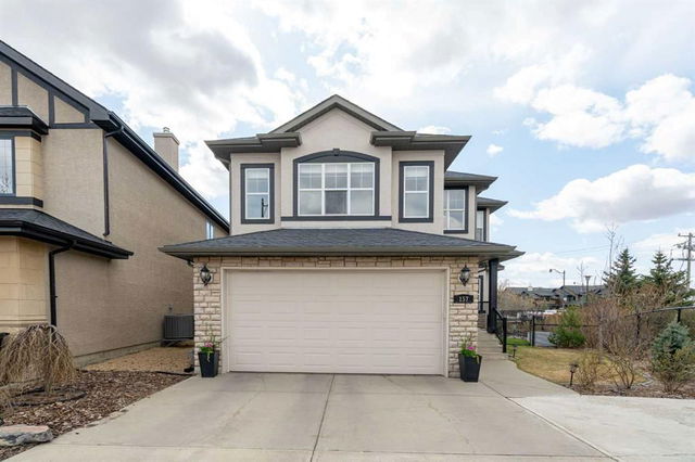157 Springborough Green