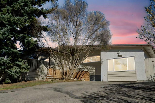 121 Brantford Crescent