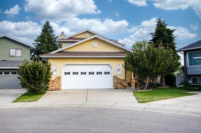 38 Tiller Place