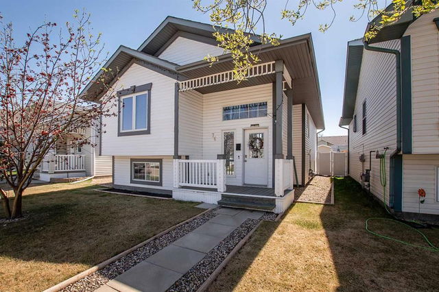 76 Lister Crescent