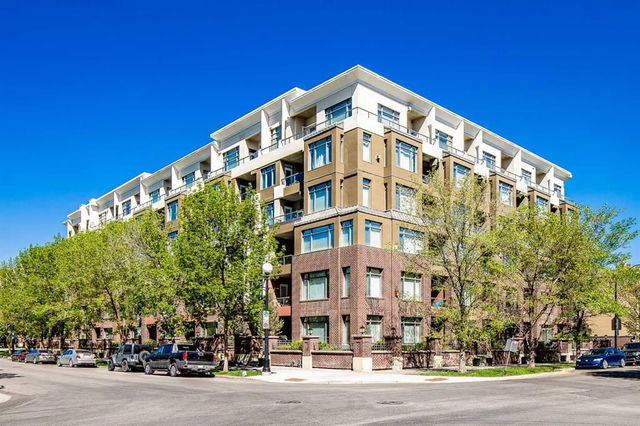 106 - 990 Centre Avenue