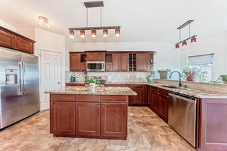 87 Hidden Ranch Close