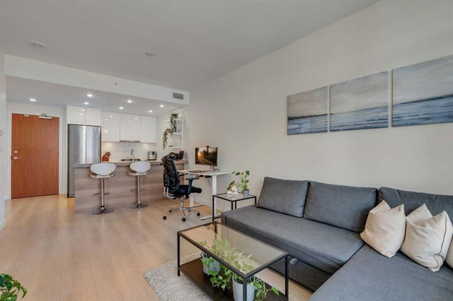 906 - 108 Waterfront Court