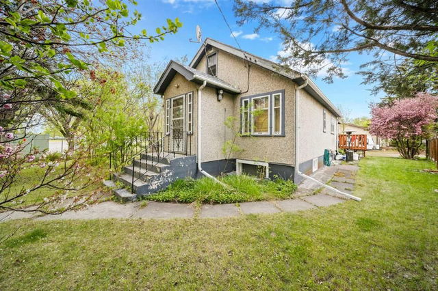 88 Haliburton Crescent