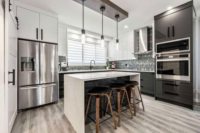 117 River Heights Crescent