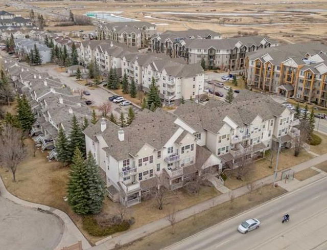 101 - 1000 Applevillage Court