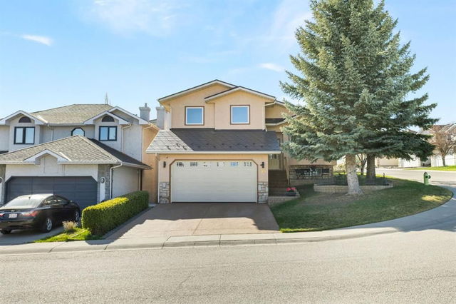 39 Hawkdale Close