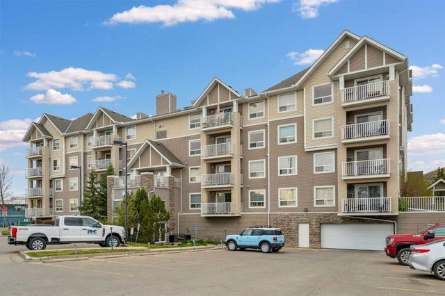 202 - 128 Centre Avenue