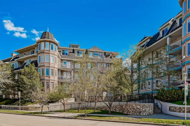 101 - 2422 Erlton Street