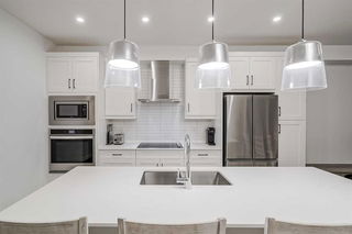 202 - 25 Walgrove Walk
