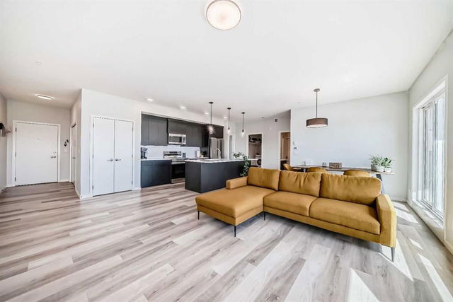 2305 - 220 Seton Grove