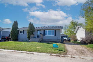 9113 100 Avenue
