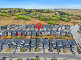 93 Crestbrook View