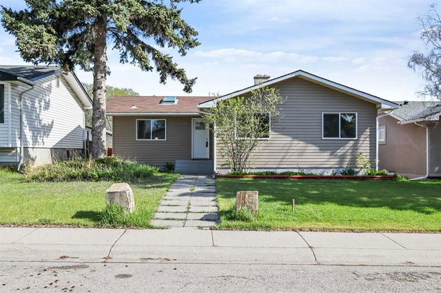 32 Bracebridge Crescent