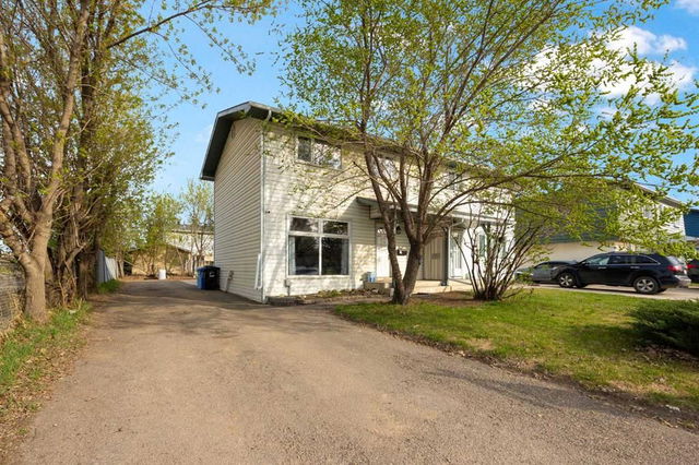 1 Pond Crescent