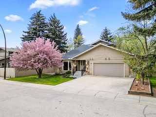 43 Deerbrook Crescent