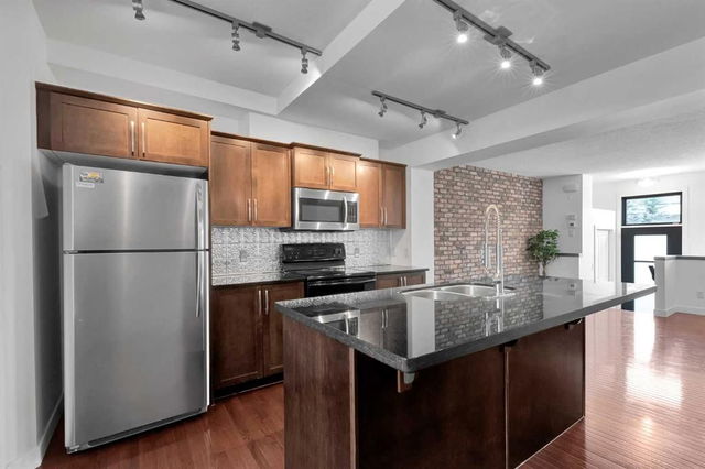 55 Aspen Hills Green