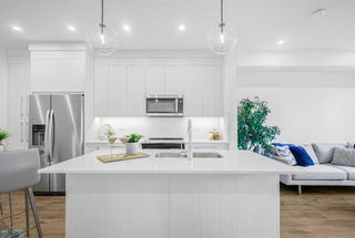 1117 - 395 Skyview Parkway