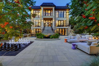 1118 Premier Way