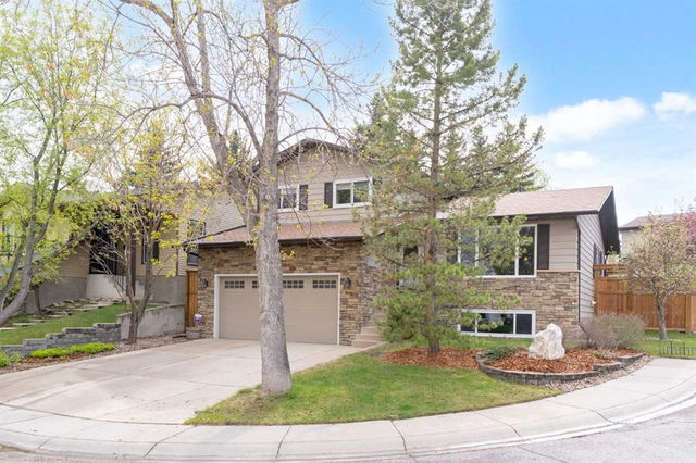 180 Strathcona Close