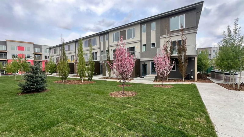 212 Shawnee Square SW, Calgary, Alberta