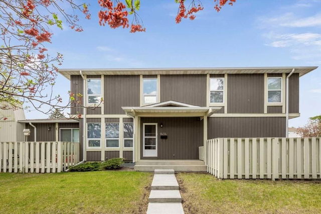 1404 - 544 Blackthorn Road