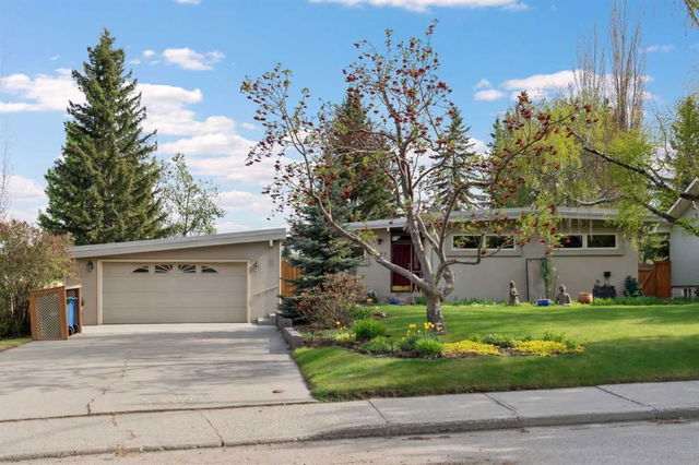 2427 Sovereign Crescent