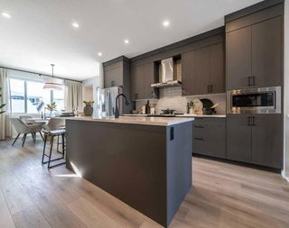 938 Livingston View