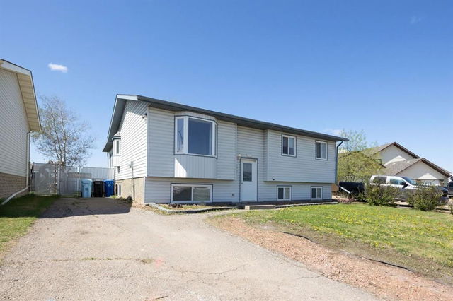 173 Oaks Crescent