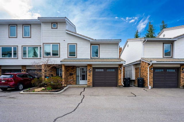 215 Coachway Lane