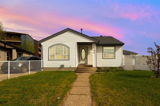 185 Bird Crescent