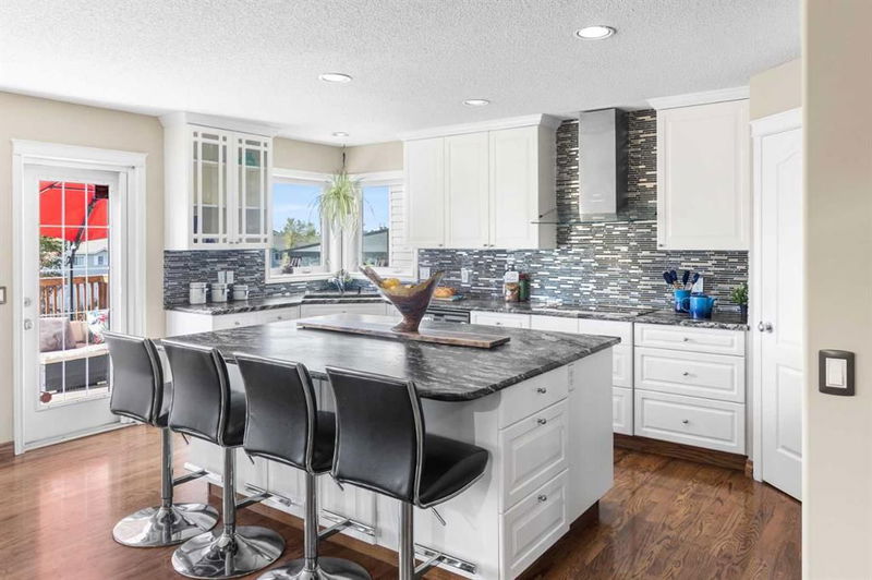 85 Douglas Ridge Circle SE, Calgary, Alberta