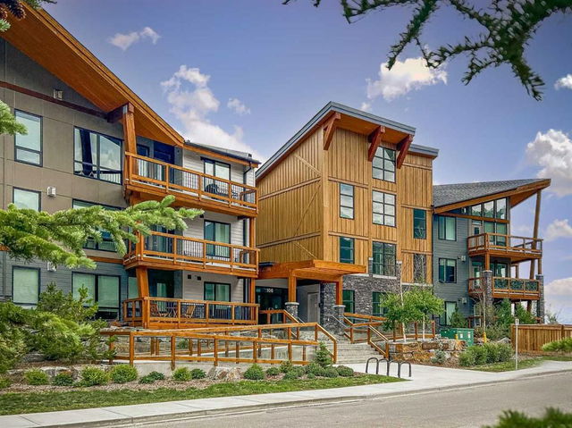 316 - 106 Stewart Creek Rise