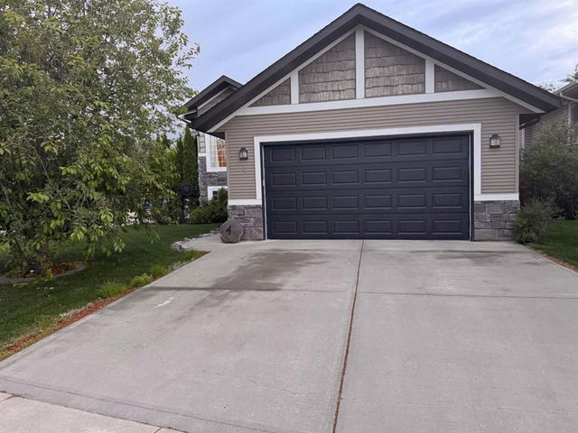 4 Weddell Crescent
