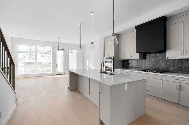 27 Sovereign Heights SW, Calgary, Alberta