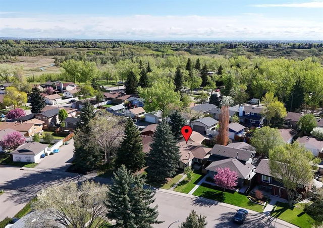 355 Midglen Place
