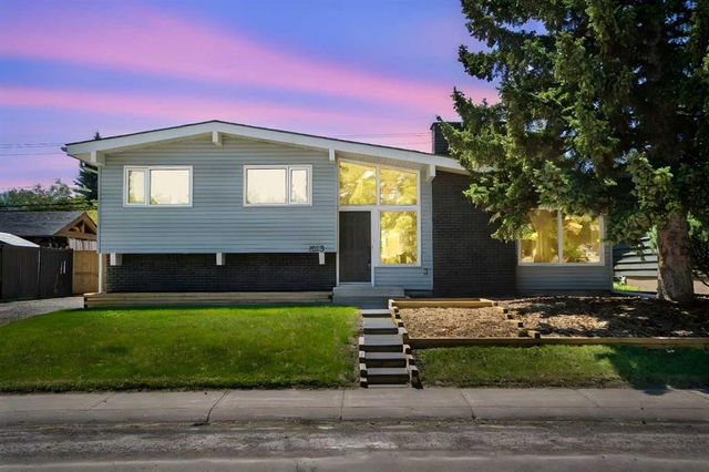 1039 Lake Bonavista Drive