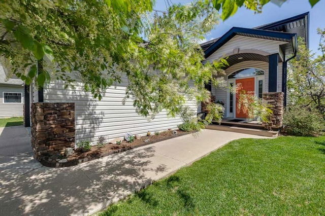 6307 60 Street Close