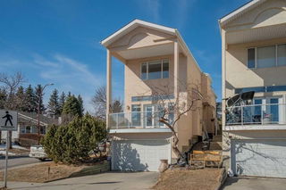 5503 Strathcona Hill