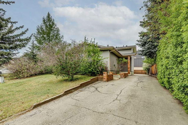 16 Ridgegate Way