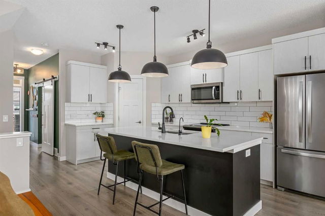 1093 Chinook Gate Heath SW