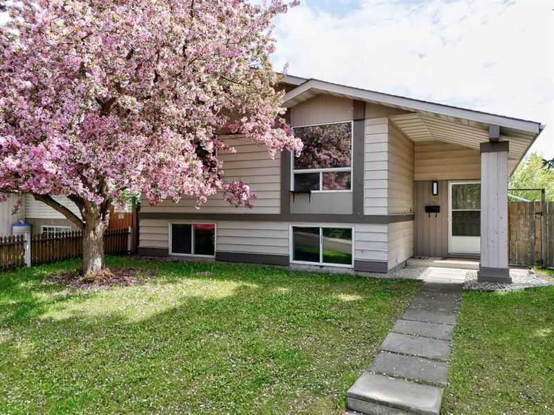 27 Dovely Way SE, Calgary, Alberta