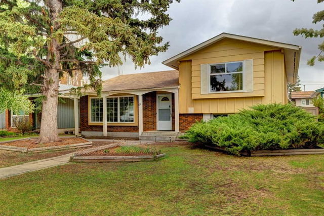 60 Lake Lucerne Close