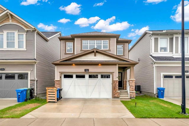 226 Carrington Circle NW