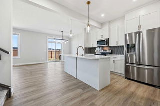 592 Savanna Crescent