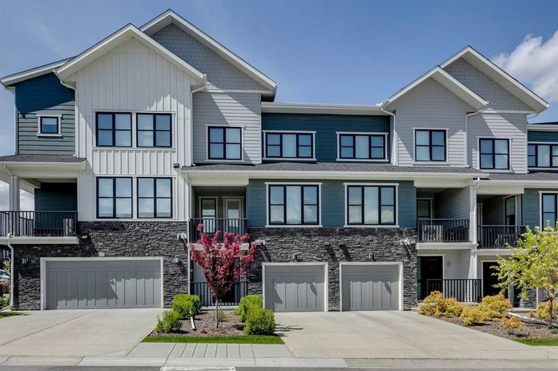 54 Crestridge Common SW, Calgary, Alberta