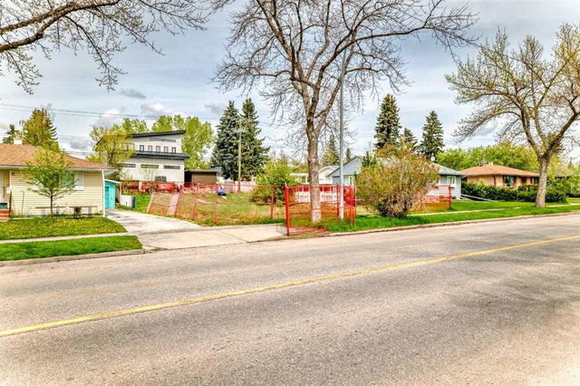 523 Northmount Drive